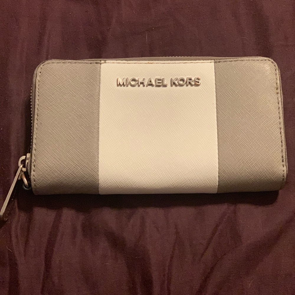 Michael kors wallet